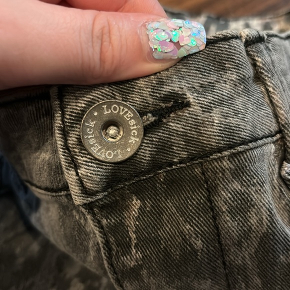 Lovesick juniors size 7 leopard print jeans - Picture 3 of 6